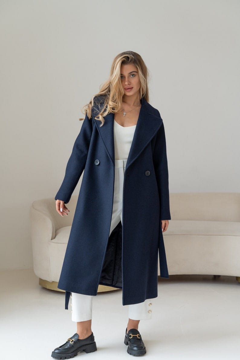 Luxurious Wool Wrap Coat with Wide Lapels and Belt