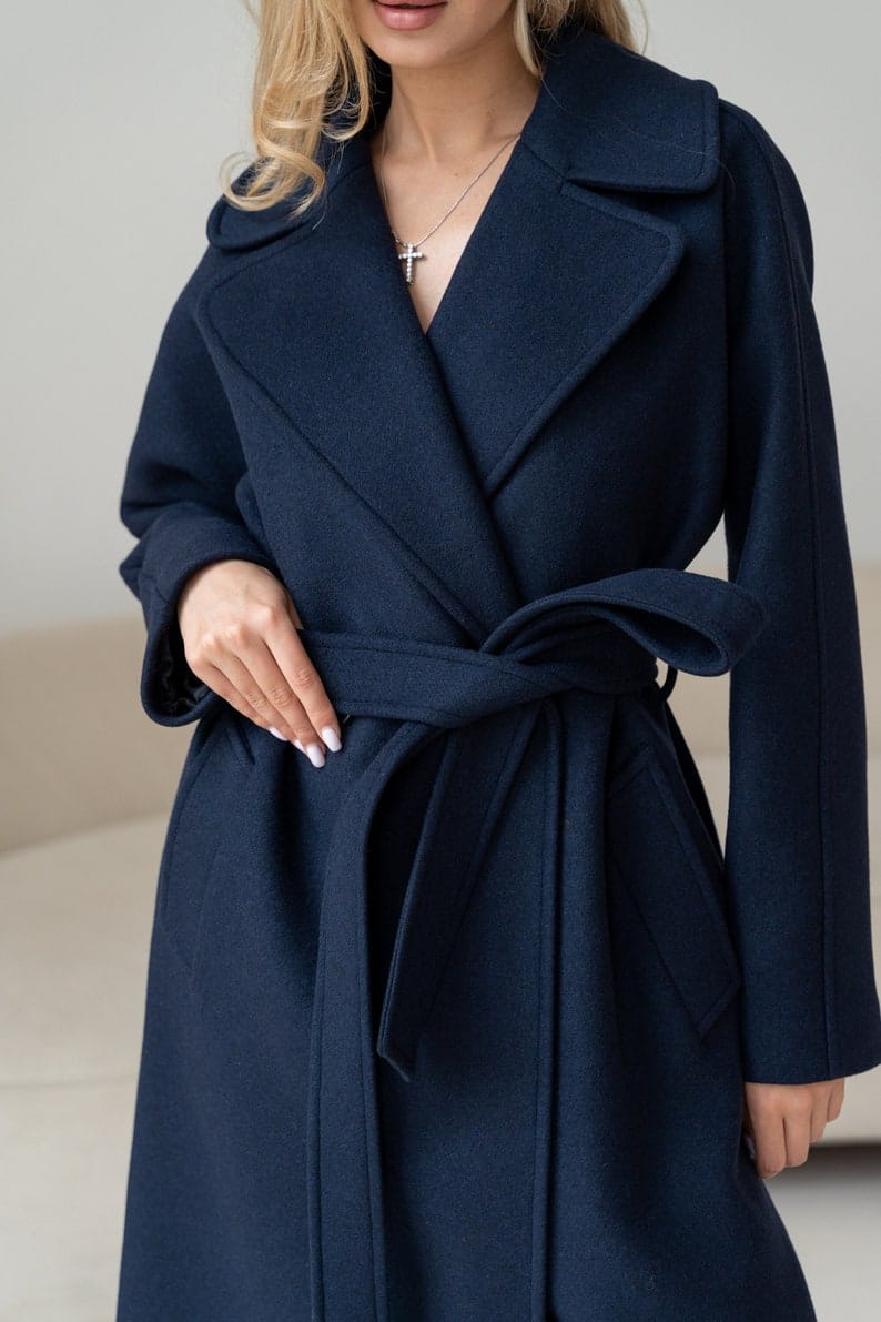 Luxurious Wool Wrap Coat with Wide Lapels and Belt