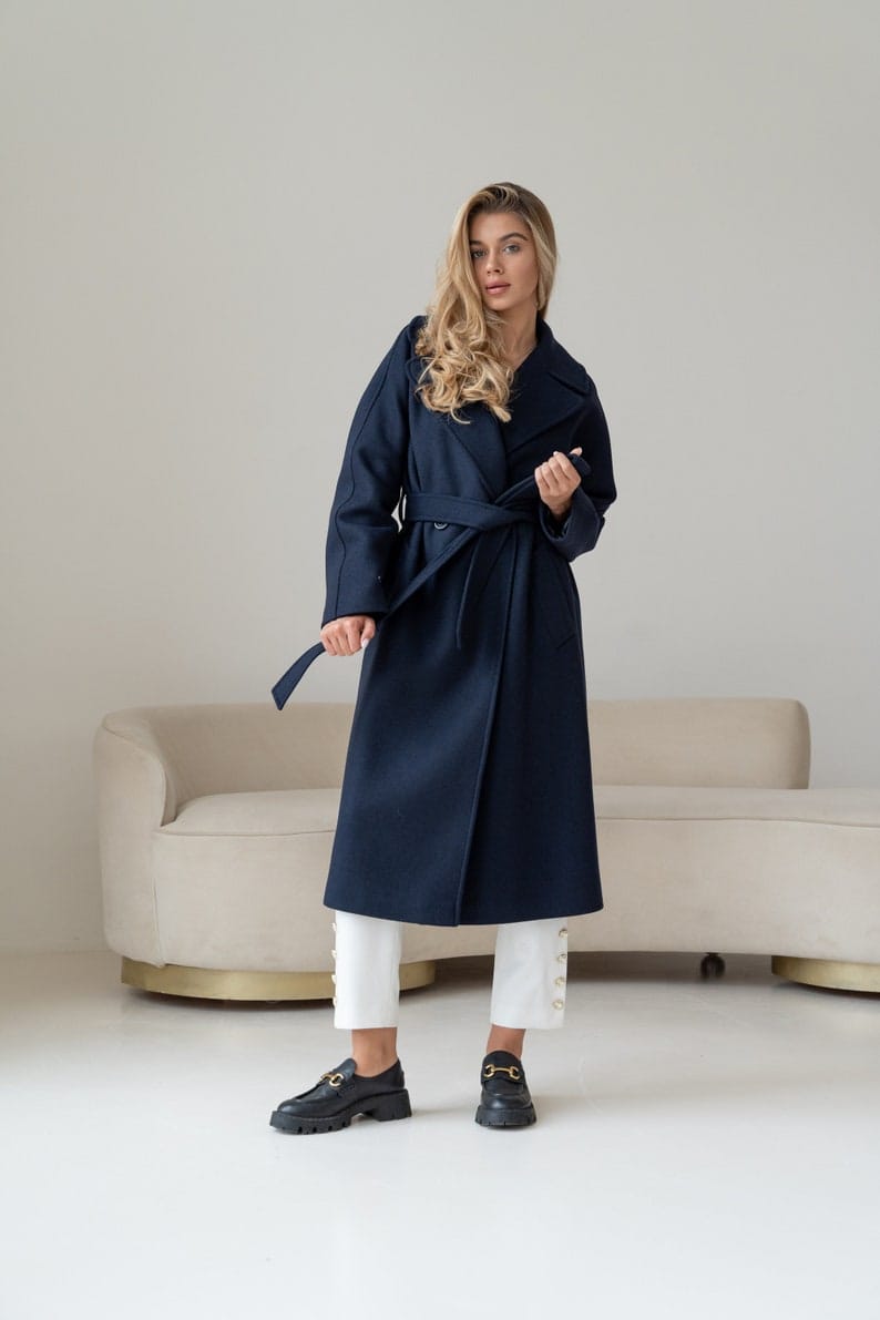 Luxurious Wool Wrap Coat with Wide Lapels and Belt