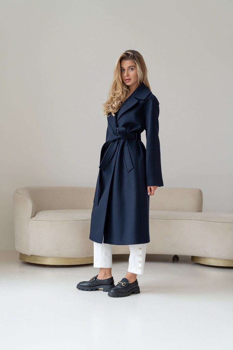 Luxurious Wool Wrap Coat with Wide Lapels and Belt