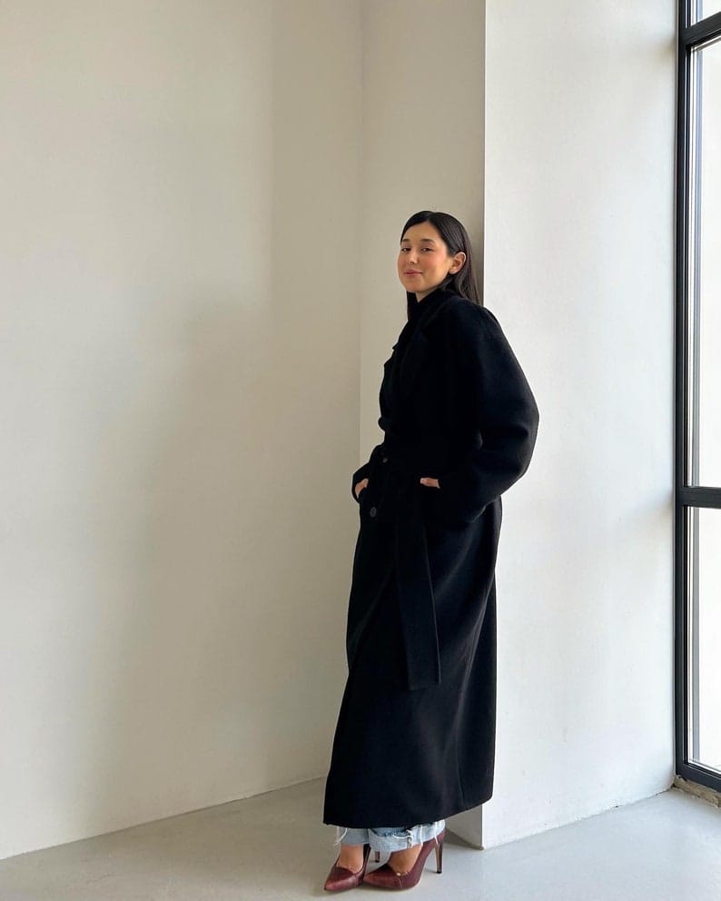 Luxurious Wool Wrap Coat with Wide Lapels and Belt