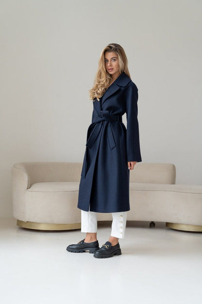 Luxurious Wool Wrap Coat with Wide Lapels and Belt